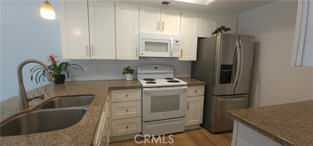 5440 Baltimore Drive, La Mesa CA: https://media.crmls.org/medias/19ccbf0f-ed47-47b5-94f7-13dd8b160d43.jpg
