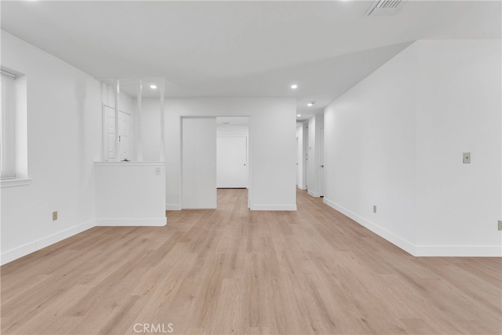 https://media.crmls.org/medias/19ccdfe8-0501-4915-8846-7bce34df2412.jpg?preset=X-Large