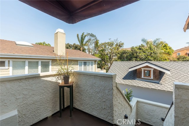 1007 Emerald Street, Redondo Beach, California 90277, 3 Bedrooms Bedrooms, ,2 BathroomsBathrooms,Residential,Sold,Emerald,SB21207535