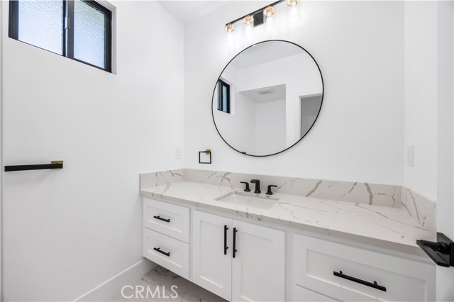 926 17th St, Hermosa Beach CA: https://media.crmls.org/medias/19cd191d-fd6d-4ed3-bfc3-972c7876ae65.jpg