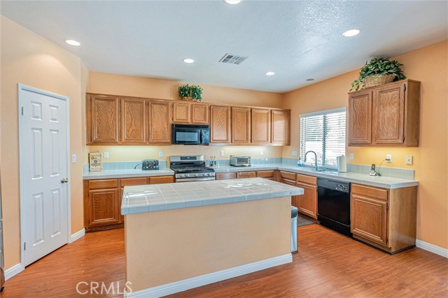 3116 Kilt, Lancaster CA: https://media.crmls.org/medias/19cdae1e-c297-4827-94e7-998b78430474.jpg