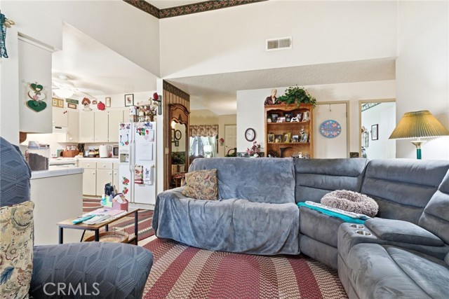 Detail Gallery Image 13 of 27 For 1927 S Chinowth St, Visalia,  CA 93277 - 3 Beds | 2 Baths