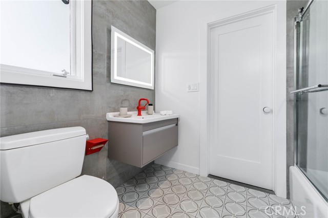 4676 Arriba Drive, Tarzana CA: https://media.crmls.org/medias/19ceb5a6-b749-4ed6-ac48-f7d2de5b34b9.jpg