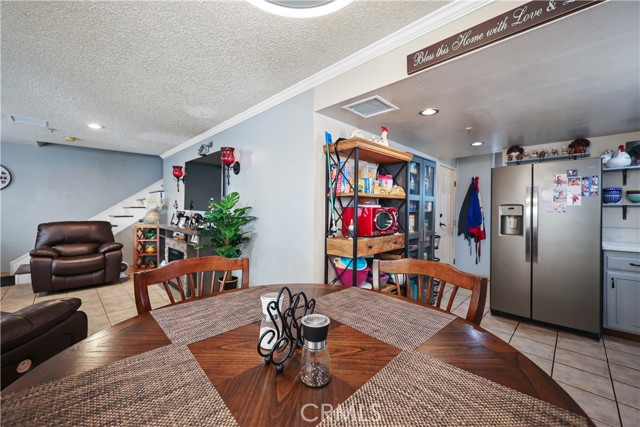 Detail Gallery Image 11 of 23 For 9317 Elm Vista Dr #9,  Downey,  CA 90242 - 3 Beds | 3 Baths