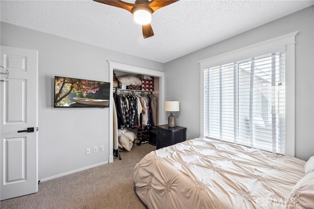 5828 Quiroz, Jurupa Valley CA: https://media.crmls.org/medias/19d19c6a-f6fc-4f59-b01f-91dca97f378d.jpg