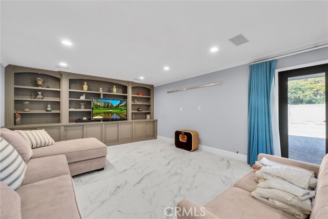 Image 9 of 39 For 1417 James Way