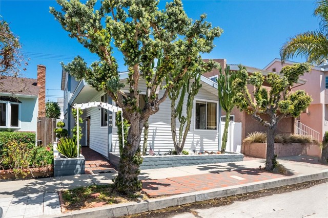 537 3rd Street, Manhattan Beach CA: https://media.crmls.org/medias/19d2bb99-5eed-4f78-a06e-6a045996a916.jpg