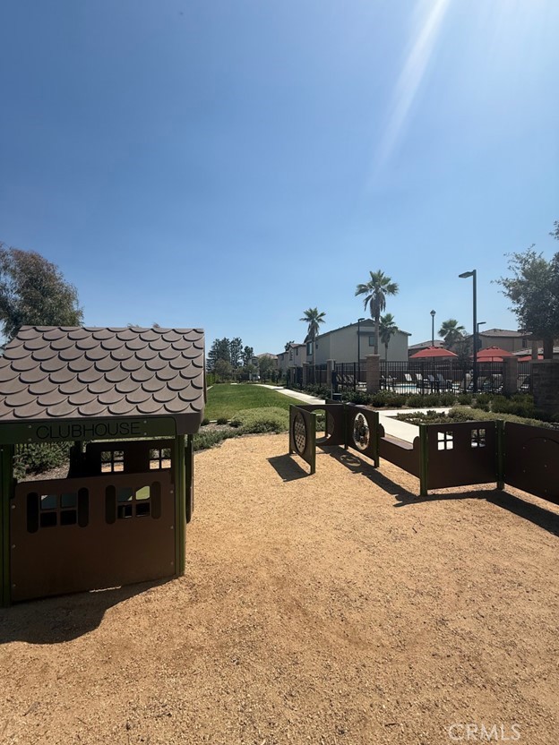 648 E Madeleine Privado, Ontario CA: https://media.crmls.org/medias/19d2da8a-aebe-42aa-842c-f681e50ca276.jpg