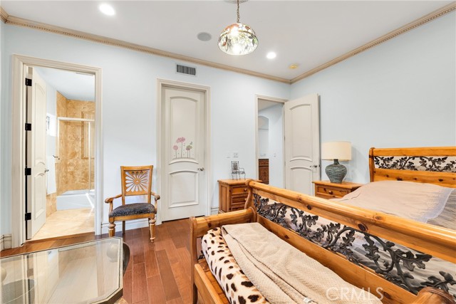 22349 Dolorosa Street, Woodland Hills CA: https://media.crmls.org/medias/19d4ffb2-9097-4ae9-b56d-449e51eba3f8.jpg