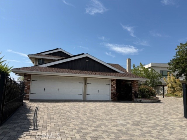 Detail Gallery Image 6 of 44 For 3003 Mesa Verde Dr, Burbank,  CA 91504 - 5 Beds | 3 Baths