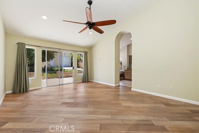10854 Beltramo Circle, Riverside CA: https://media.crmls.org/medias/19d61007-0113-4457-bf34-f98bcf98eaea.jpg