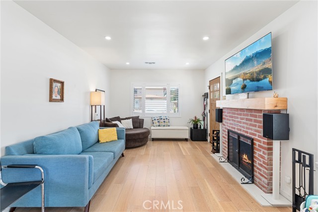 2912 Covina Street, Los Angeles CA: https://media.crmls.org/medias/19d649eb-55c0-4a82-8b25-7d1179eec1dc.jpg