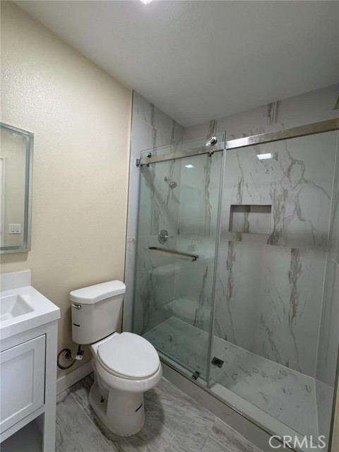 Detail Gallery Image 5 of 11 For 2032 Victoria Dr, Fullerton,  CA 92831 - 2 Beds | 1 Baths