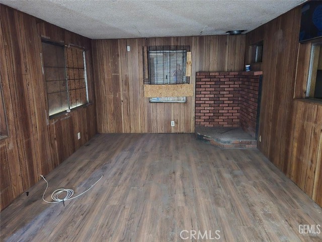 Detail Gallery Image 6 of 14 For 2230 Harnage St, –,  CA 93240 - 3 Beds | 2 Baths