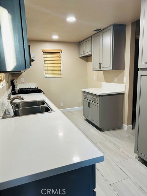 Detail Gallery Image 10 of 28 For 555 W Lemon Ave, Monrovia,  CA 91016 - 4 Beds | 2/1 Baths