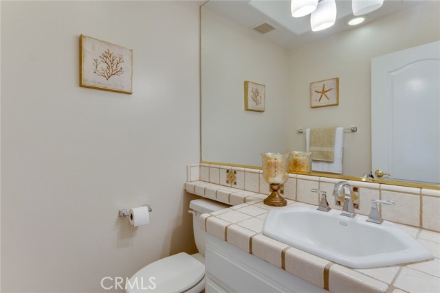 Detail Gallery Image 32 of 34 For 2113 Mathews Ave #B,  Redondo Beach,  CA 90278 - 3 Beds | 2/1 Baths