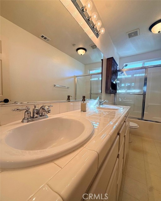 Detail Gallery Image 12 of 32 For 5741 Reagan, Fontana,  CA 92336 - 3 Beds | 2/1 Baths