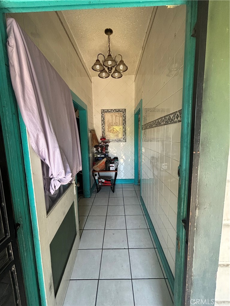 https://media.crmls.org/medias/19d81910-d496-4507-bccc-a4597e1ee683.jpg?preset=X-Large