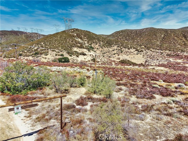 2 Bouquet Canyon Road, Palmdale CA: https://media.crmls.org/medias/19d8938f-e7f4-4596-bbd6-9e46957ed651.jpg