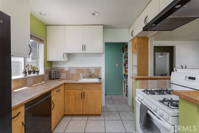 Detail Gallery Image 9 of 24 For 1953 Federal Ave, Costa Mesa,  CA 92627 - 3 Beds | 1 Baths