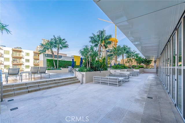 1050 S Grand Avenue, Los Angeles CA: https://media.crmls.org/medias/19d900fe-9d47-4718-b231-ef1c82b71a6c.jpg