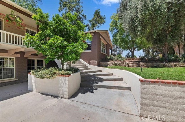 Detail Gallery Image 12 of 74 For 8180 Victoria Ave, Riverside,  CA 92504 - 4 Beds | 1/2 Baths