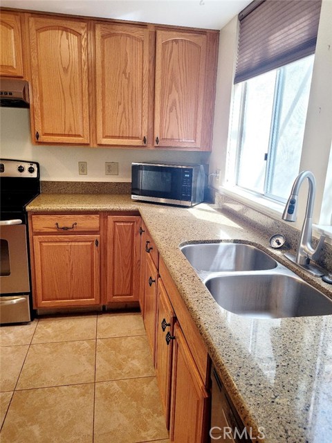 Detail Gallery Image 5 of 13 For 158 Avenida Majorca #D,  Laguna Woods,  CA 92637 - 2 Beds | 1 Baths