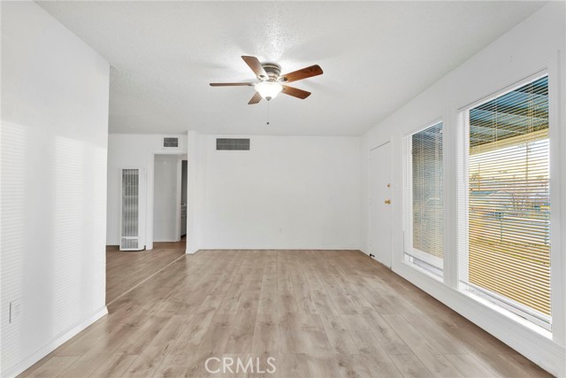 Detail Gallery Image 6 of 30 For 127 May Ave, Barstow,  CA 92311 - 3 Beds | 1 Baths