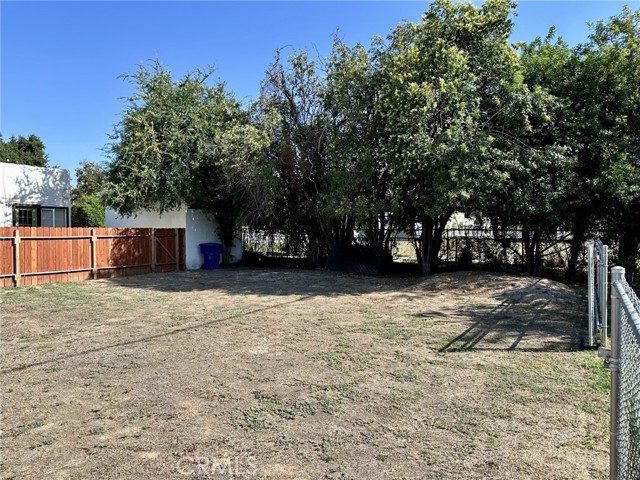 5743 Magnolia Avenue, Riverside CA: https://media.crmls.org/medias/19da2d7f-729b-4ecd-8f19-f585b0564066.jpg