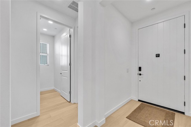 Detail Gallery Image 12 of 29 For 10943 Carrillo Ct, Cypress,  CA 90720 - 2 Beds | 2 Baths