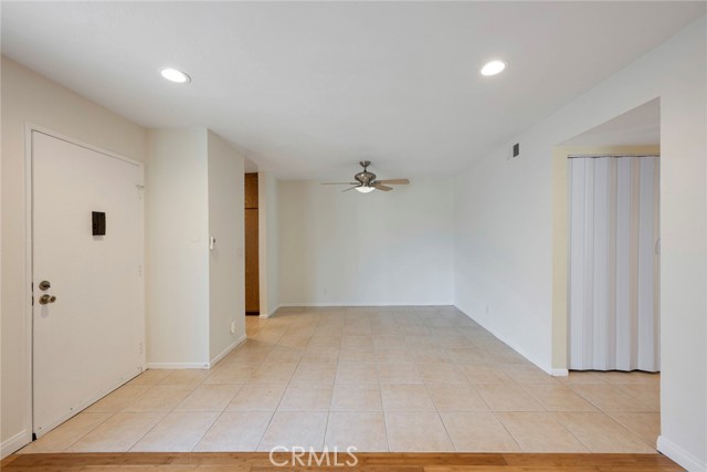 986 S Citron Street, Anaheim CA: https://media.crmls.org/medias/19daa69e-0384-4676-bf53-72dd0c47bf6d.jpg