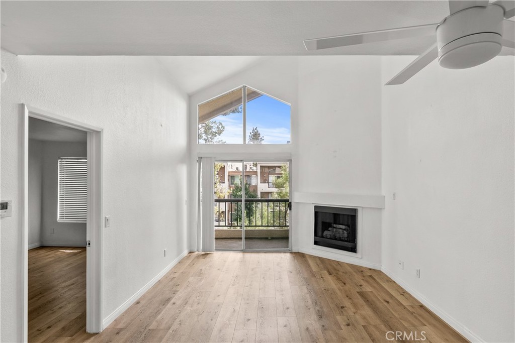 5500 Owensmouth Avenue #317