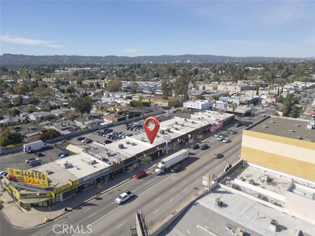 12816 Victory Boulevard, Valley Glen CA: https://media.crmls.org/medias/19dad22a-cdbf-437b-b11a-97c4d6f5aa5e.jpg