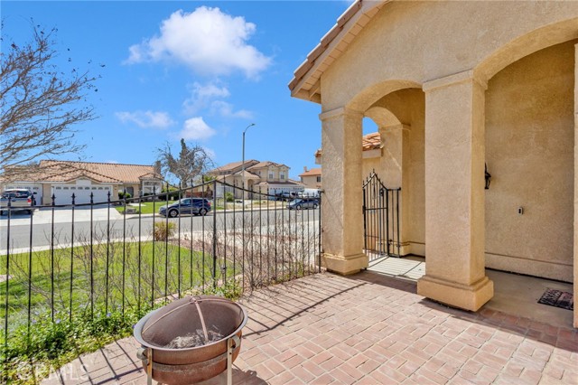 Detail Gallery Image 5 of 41 For 13044 San Lucas, Victorville,  CA 92392 - 4 Beds | 2/1 Baths