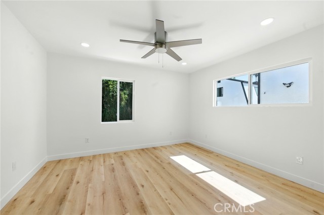 Detail Gallery Image 9 of 16 For 13021 Killion St, Sherman Oaks,  CA 91401 - 3 Beds | 2/1 Baths