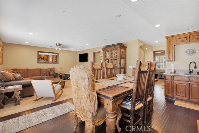 12958 Ranchero Road, Oak Hills CA: https://media.crmls.org/medias/19db5905-f396-47ca-a9ef-b44c7e7b9222.jpg