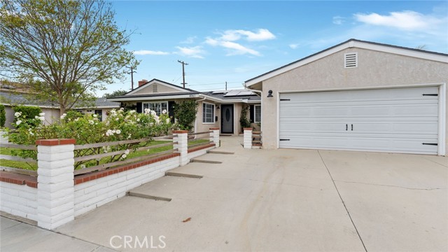 Front Image Thumbnail for CRDW26067360