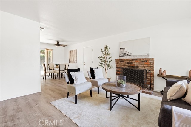 Detail Gallery Image 5 of 28 For 395 Gardenside Ct, Chico,  CA 95973 - 3 Beds | 2 Baths