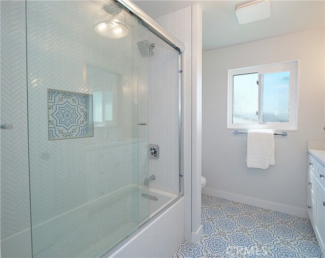 Hall Bathroom with Tub & Shower