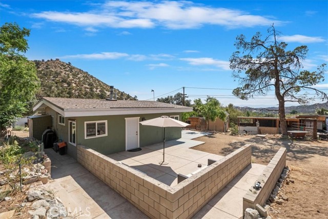 1946 Desert Front Road, Wrightwood CA: https://media.crmls.org/medias/19dc5849-5839-47ab-8f44-02ea08ebdfd5.jpg