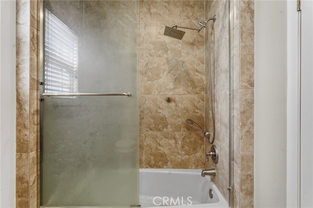 Detail Gallery Image 16 of 31 For 22639 Calvert St #F,  Woodland Hills,  CA 91367 - 1 Beds | 1 Baths