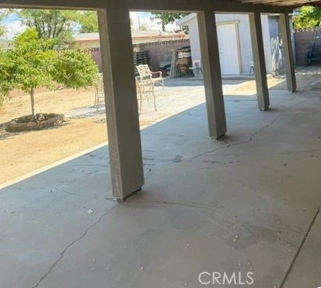 https://media.crmls.org/medias/19dcb443-8ae3-437d-9368-f60538a57f55.jpg?preset=X-Large