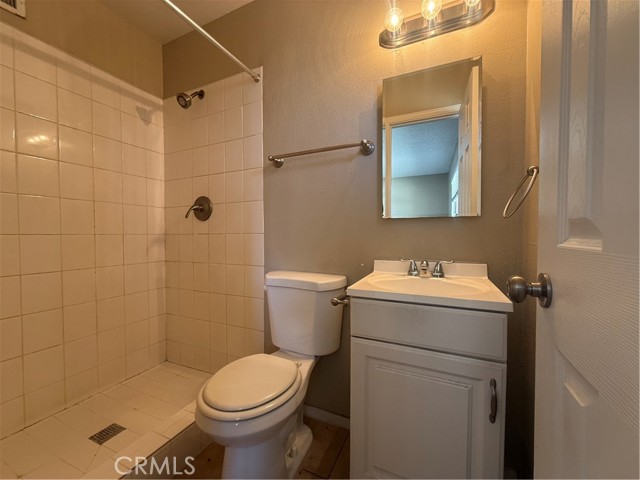 https://media.crmls.org/medias/19dcd6c4-69f4-406b-8d0e-553283f9df19.jpg