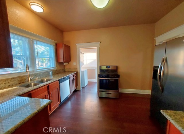 Detail Gallery Image 13 of 20 For 530 S Broadway, Santa Ana,  CA 92701 - – Beds | – Baths