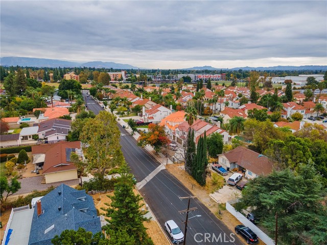 Detail Gallery Image 32 of 32 For 18220 Superior St, Northridge,  CA 91325 - 4 Beds | 2 Baths