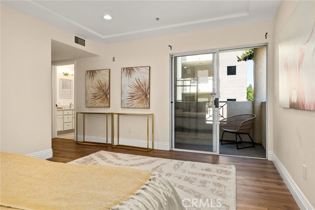 Detail Gallery Image 7 of 15 For 12060 Hoffman St #106,  Studio City,  CA 91604 - 2 Beds | 2 Baths