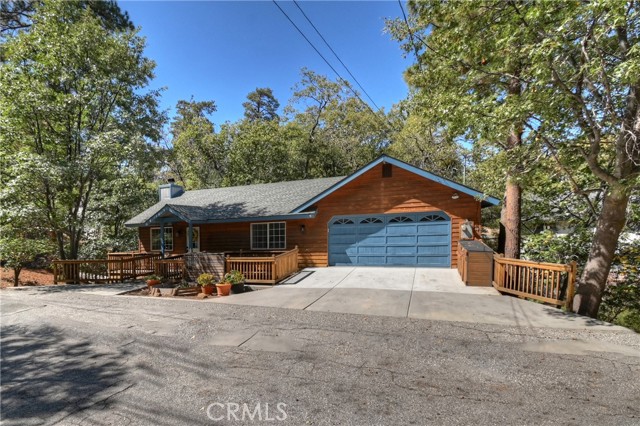 1348 Manzanita Way, Lake Arrowhead CA: https://media.crmls.org/medias/19dd4a83-4dba-413a-a83a-e65c7047602a.jpg