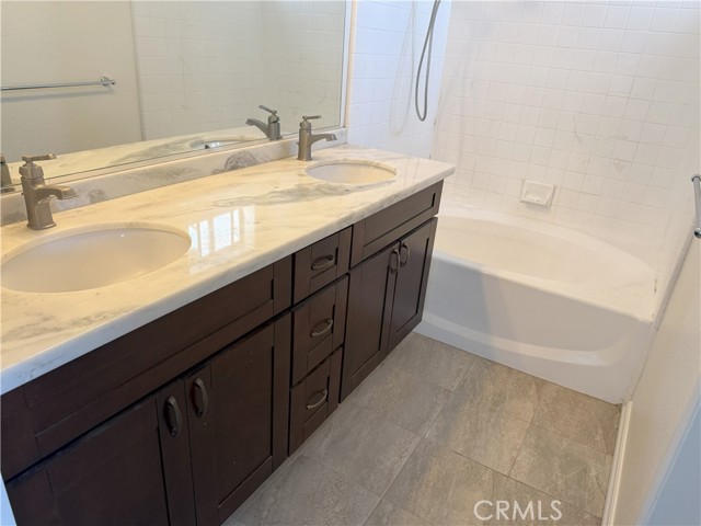 476 E Center Street, Anaheim CA: https://media.crmls.org/medias/19de83d7-4e3c-4680-aa6f-8b77c8c2dd47.jpg