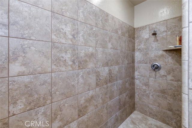 Detail Gallery Image 25 of 33 For 6808 W Lucas Dr, Fresno,  CA 93722 - 3 Beds | 2 Baths