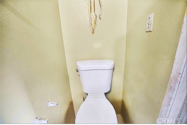 Detail Gallery Image 16 of 22 For 866 W Alondra Bld, Compton,  CA 90220 - 3 Beds | 2/1 Baths